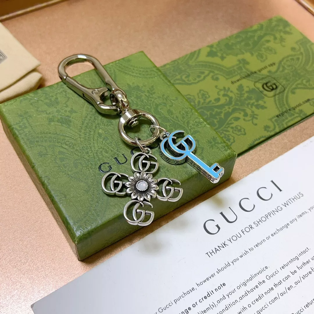 gucci key holder and boucle de sac s_12b15b12